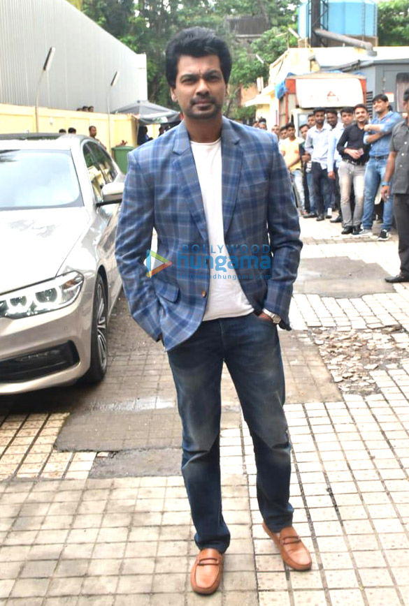 photos salman khan and others snapped at the trailer launch of film dabangg 3 8