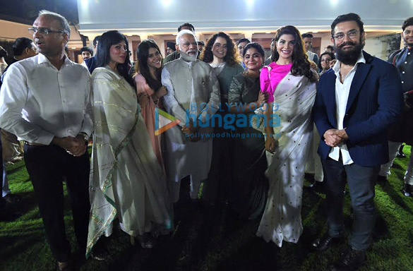 photos shah rukh khan aamir khan kangana ranaut sonam kapoor ahuja and others snapped in delhi to meet pm narendra modi 6