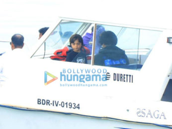 Photos: Shah Rukh Khan, Gauri Khan, Pragya Kapoor snapped at Gateway of India