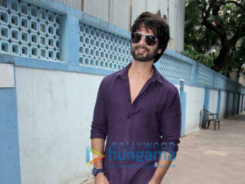 Photos: Shahid Kapoor and Neha Dhupia snapped on sets of the show #NoFilterNeha Season 4