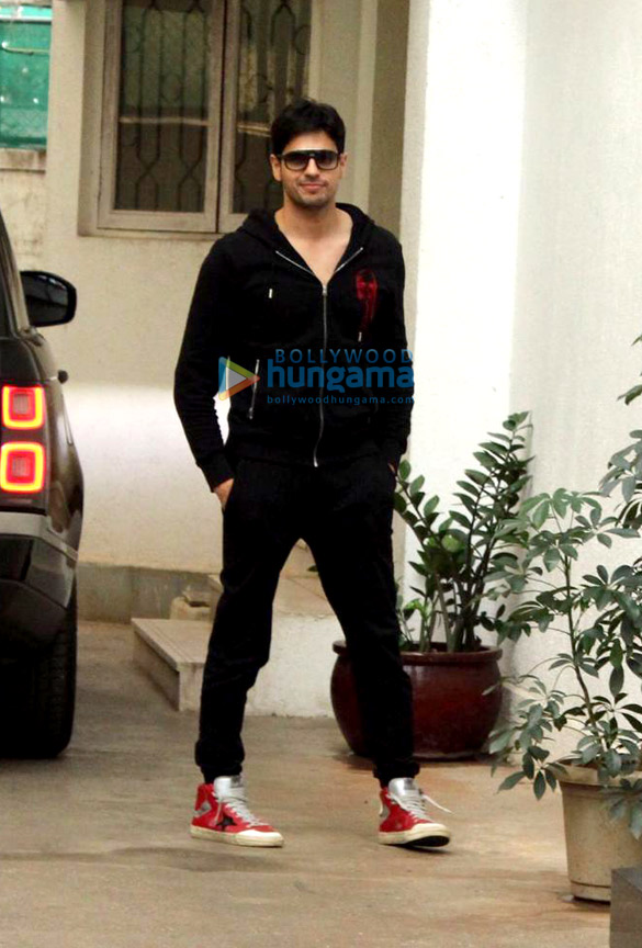 Photos: Sidharth Malhotra spotted at Sunny Super Sound in Juhu