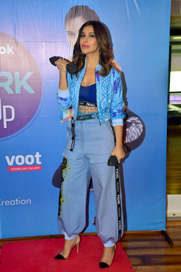 photos sophie choudry launches work it up at golds gym 3