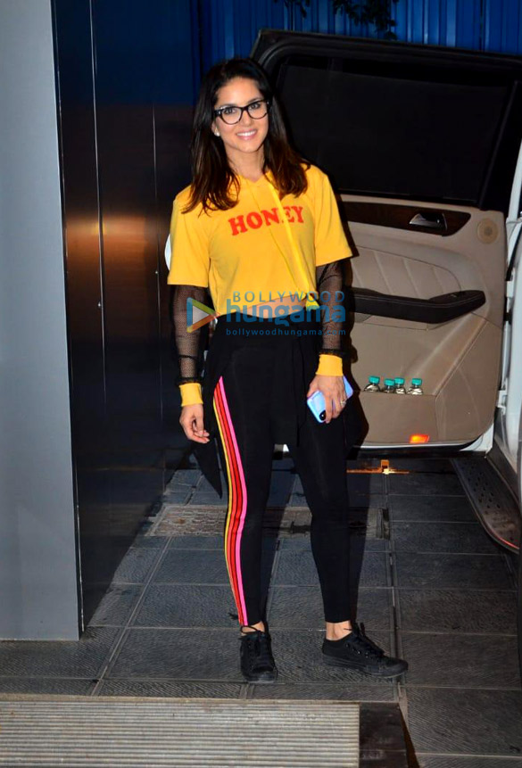 photos sunny leone spotted at play school in juhu 3