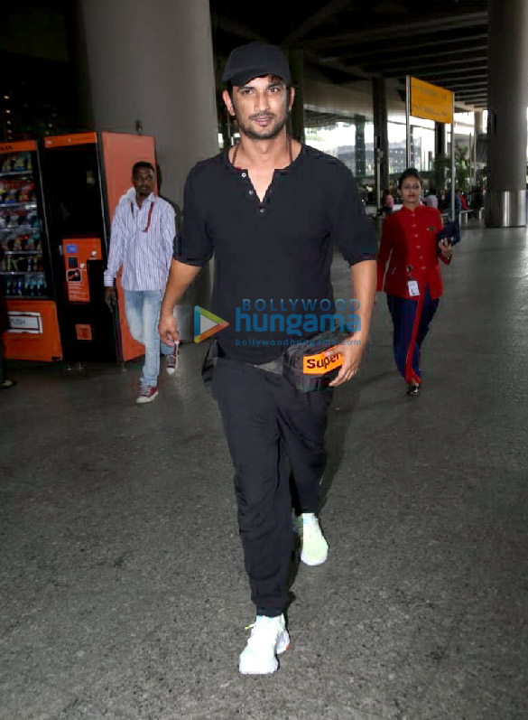 photos sushant singh rajput sonam kapoor ahuja and anand ahuja snapped at the airport 1