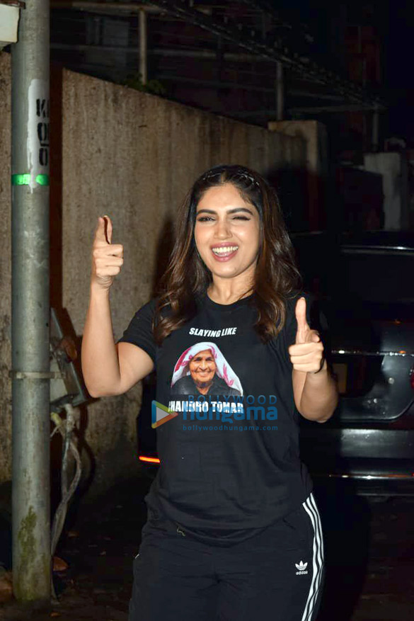 photos taapsee pannu and bhumi pednekar spotted at sunny super sound in juhu 6