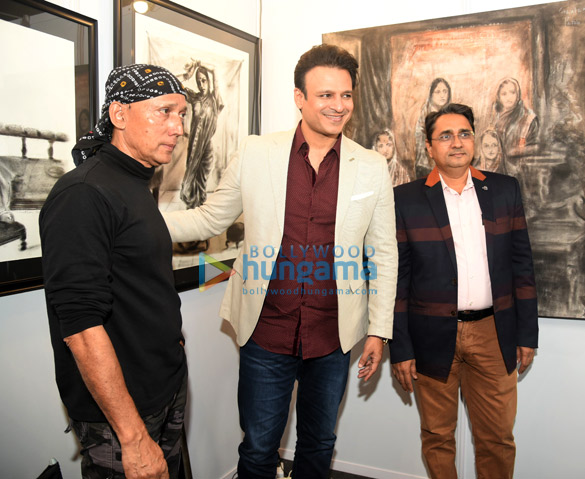 photos vivek oberoi grace the launch of the mumbai art fair 5