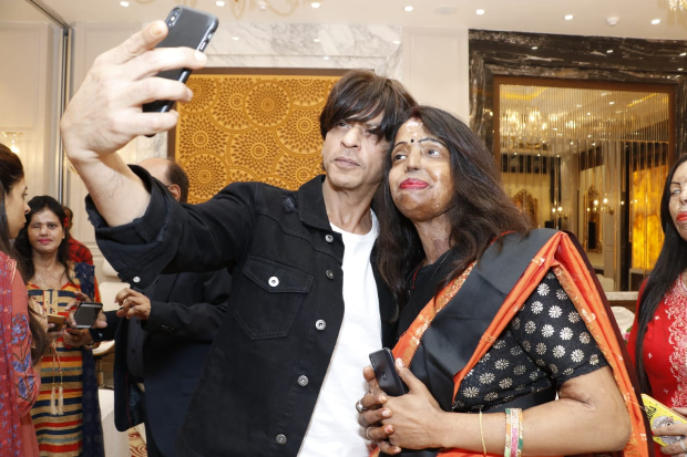 Shah Rukh Khan meets acid attack survivors as a part of the 'Together Transformed’ initiative by Meer Foundation