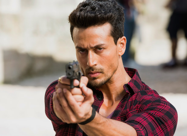 War Box Office Collections: Hrithik Roshan and Tiger Shroff get set for celebrations as War gears up to enter Rs. 300 Crore Club today War Box Office Collections: Hrithik Roshan and Tiger Shroff get set for celebrations as War gears up to enter Rs. 300 Crore Club today