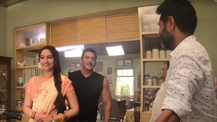 Dabangg 3 Meet Chulbul Pandey Salman Khan Sonakshi Sinha Prabhu Deva Bollywood Hungama