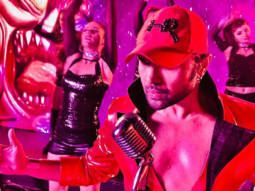 Himesh Reshammiya comes back with his iconic cap look for the upcoming remix song