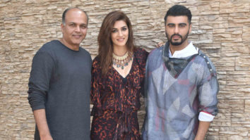Kriti Sanon, Arjun Kapoor and Ashutosh Gowariker snapped during Panipat promotions Part 1