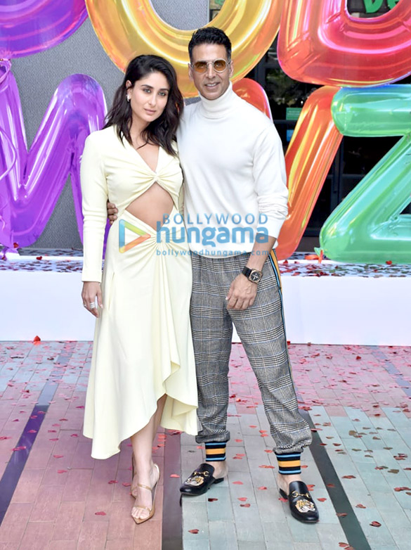 photos akshay kumar kareena kapoor khan kiara advani diljit dosanjh and karan johar grace the trailer launch of good newwz 7