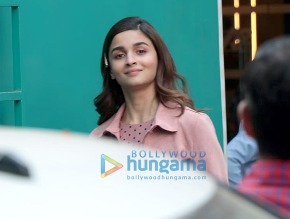 photos alia bhatt snapped at a shoot location 3