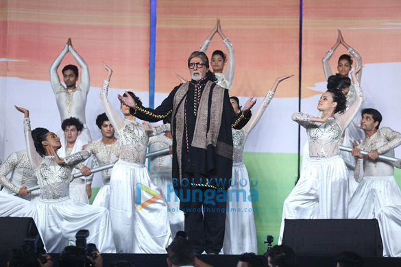 photos amitabh bachchan pays tribute to 2611 heroes 3