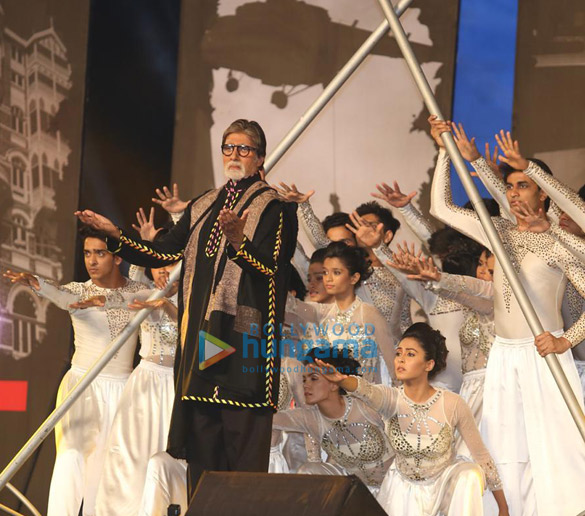 Photos Amitabh Bachchan Pays Tribute To 2611 Heroes (1) | Abhishek ...