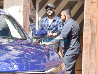 Photos: Arjun Kapoor snapped at the gym in Juhu
