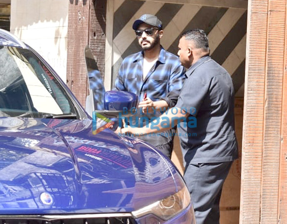 Photos: Arjun Kapoor snapped at the gym in Juhu