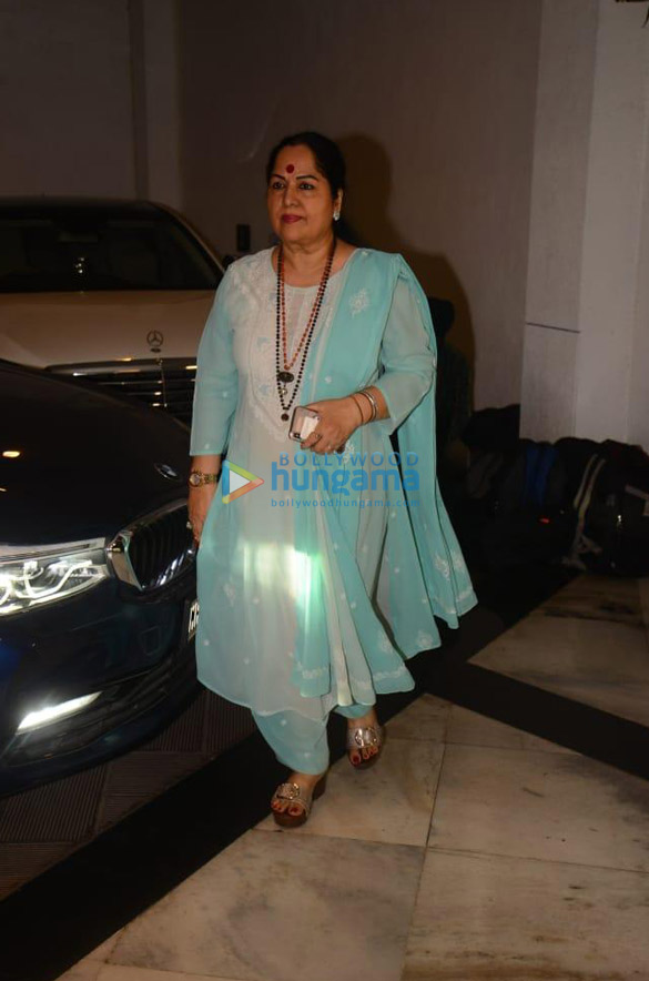 photos celebs arriving at manish malhotras house to pay their respect after the demise of his father 099 1
