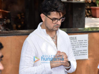 Photos: Celebs attend the funeral of Dabboo Ratnani's mother