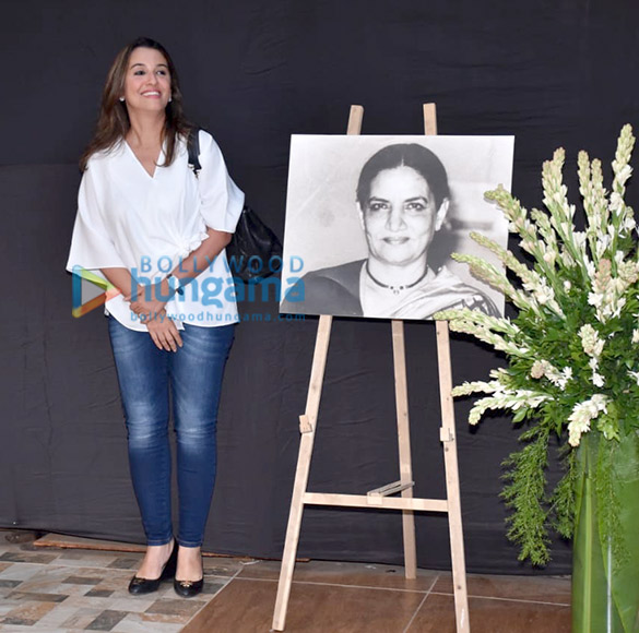photos celebs attend the prayer meet for shabana azmis mother shaukat kaifi 012 4
