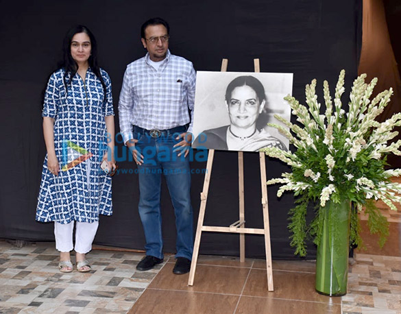 photos celebs attend the prayer meet for shabana azmis mother shaukat kaifi 17