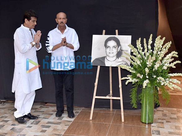 photos celebs attend the prayer meet for shabana azmis mother shaukat kaifi 4