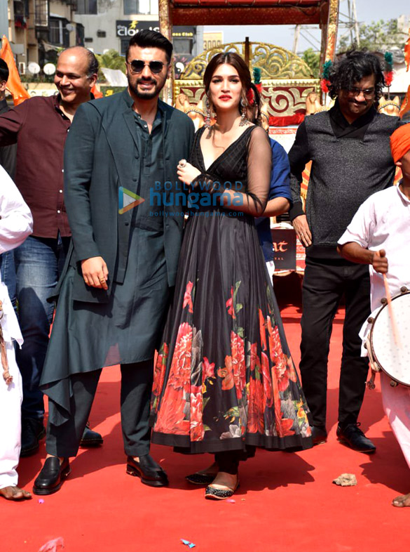 photos celebs grace the launch of mann mein shiva song from panipat 6