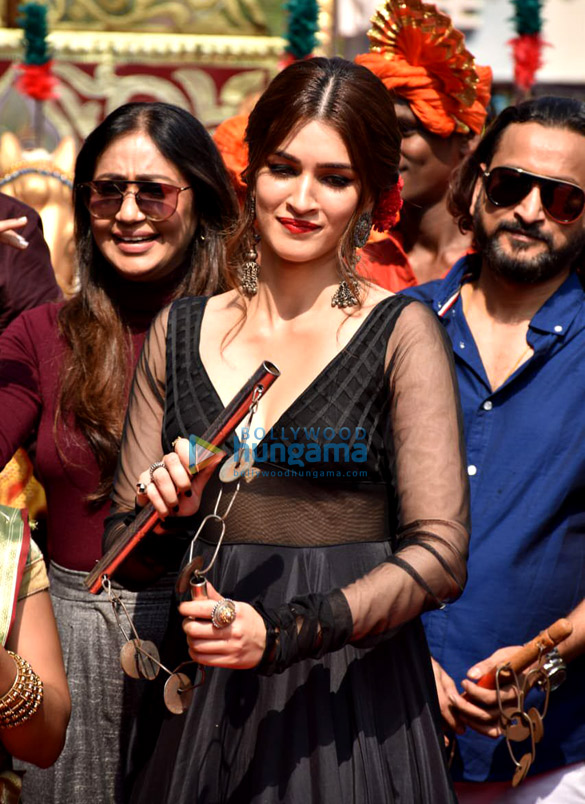 photos celebs grace the launch of mann mein shiva song from panipat 8