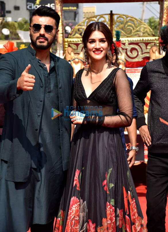 photos celebs grace the launch of mann mein shiva song from panipat 9
