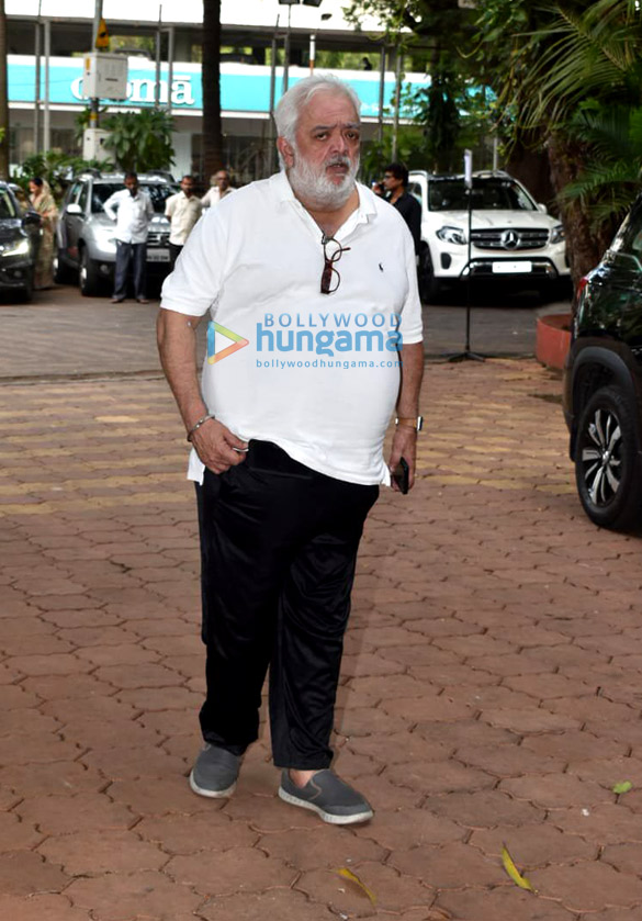 photos celebs grace the prayer meet of champak jain 6