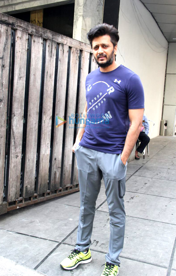photos genelia dsouza and riteish deshmukh spotted at the gym 5