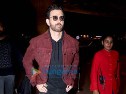 Photos: Hrithik Roshan, Kartik Aaryan, Janhvi Kapoor and others snapped at the airport