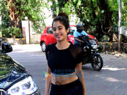 Photos: Janhvi Kapoor, Amrita Arora and Mira Kapoor spotted at the gym