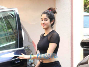 Photos: Janhvi Kapoor, Amrita Arora and Mira Kapoor spotted at the gym