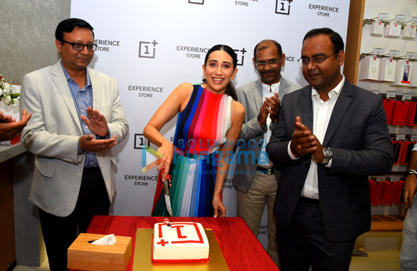photos karisma kapoor snapped at the launch of oneplus store at elpro city square mall in chinchwad pune 3