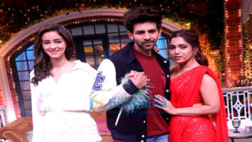 Photos: Kartik Aaryan, Bhumi Pednekar and Ananya Panday promote Pati Patni Aur Woh on the sets of The Kapil Sharma Show