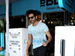 Photos: Kartik Aaryan snapped at BBlunt salon in Bandra