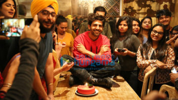 Photos: Kartik Aaryan snapped during his birthday celebration with media