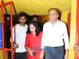 Photos: Kartik Aaryan snapped with his family at Shani Temple