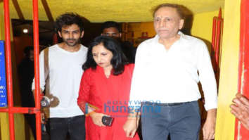 Photos: Kartik Aaryan snapped with his family at Shani Temple