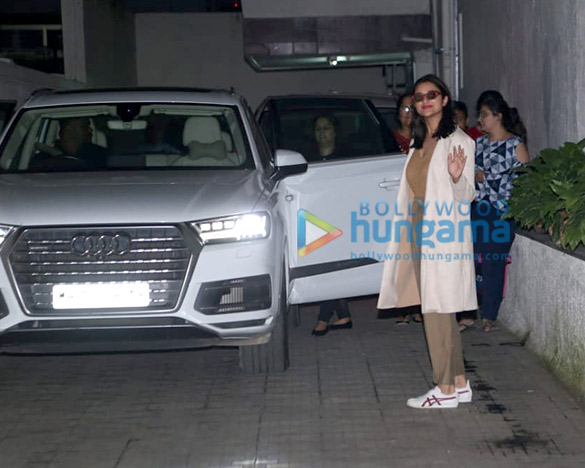 photos parineeti chopra snapped at the old dharma office 2 4