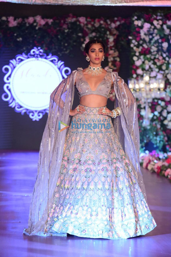 photos pooja hegde turn show stopper at manish malhotra fashion show 5