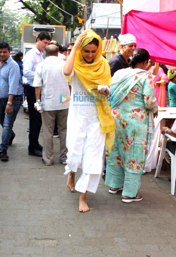 photos rakul preet singh snapped a gurudwara 2