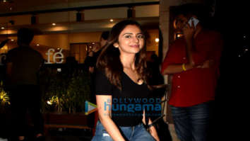 Photos: Rakul Preet Singh and Urmila Matondkar spotted at Farmers’ Cafe in Bandra