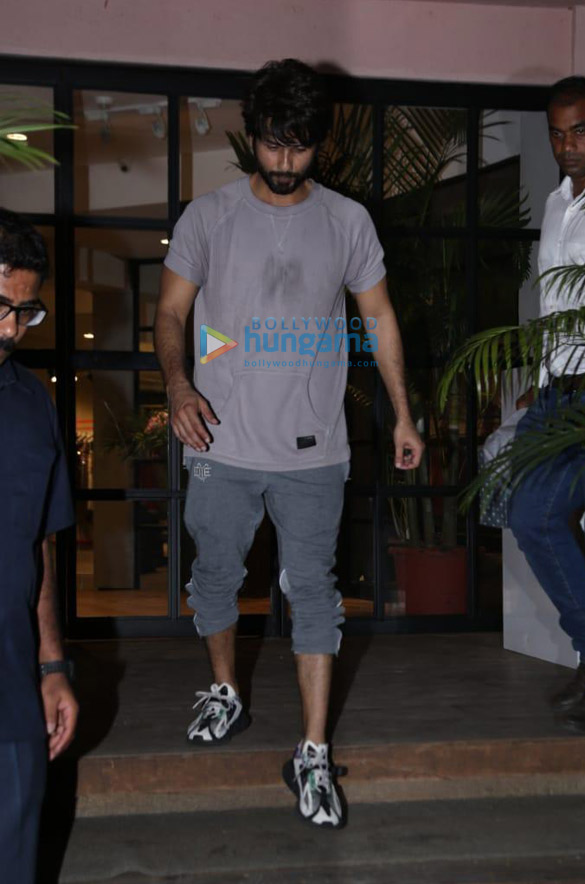 photos shahid kapoor snapped at the gym in bandra 2