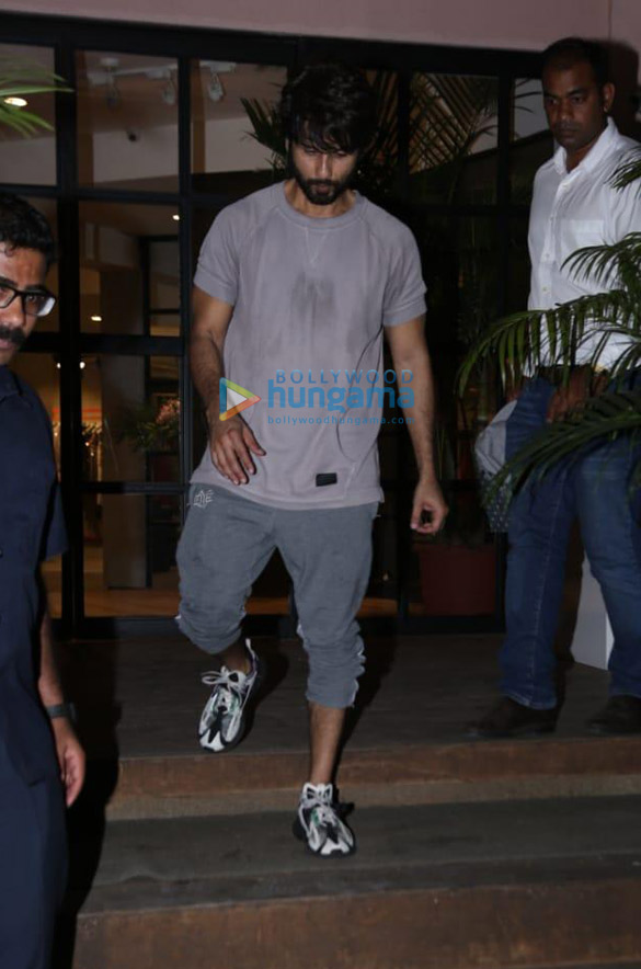 photos shahid kapoor snapped at the gym in bandra 3