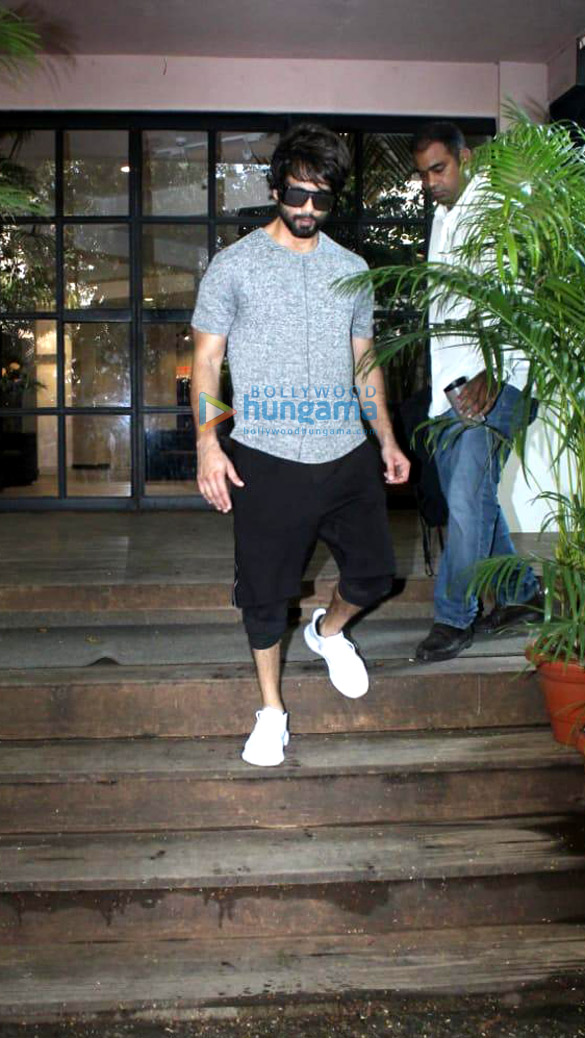 Photos: Shahid Kapoor spotted at Antigravity gym in Pali Hill Photos: Shahid Kapoor spotted at Antigravity gym in Pali Hill