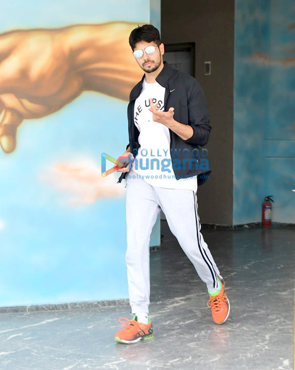 photos sidharth malhotra snapped at the gym 3
