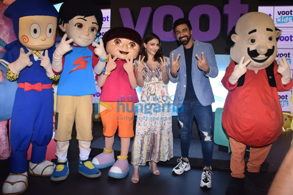 Photos: Soha Ali Khan and Aashish Chaudhary snapped at the launch of the Voot  kids app | Parties & Events - Bollywood Hungama
