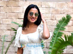 Photos: Sonal Chauhan snapped at Bayroute in Juhu